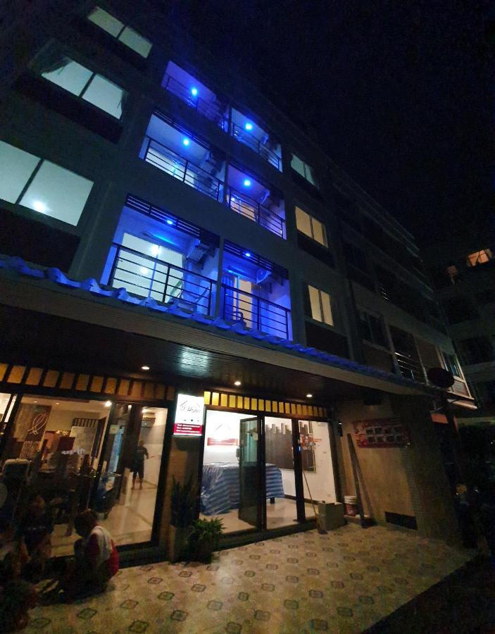 At Home Hotel Patong Exterior photo