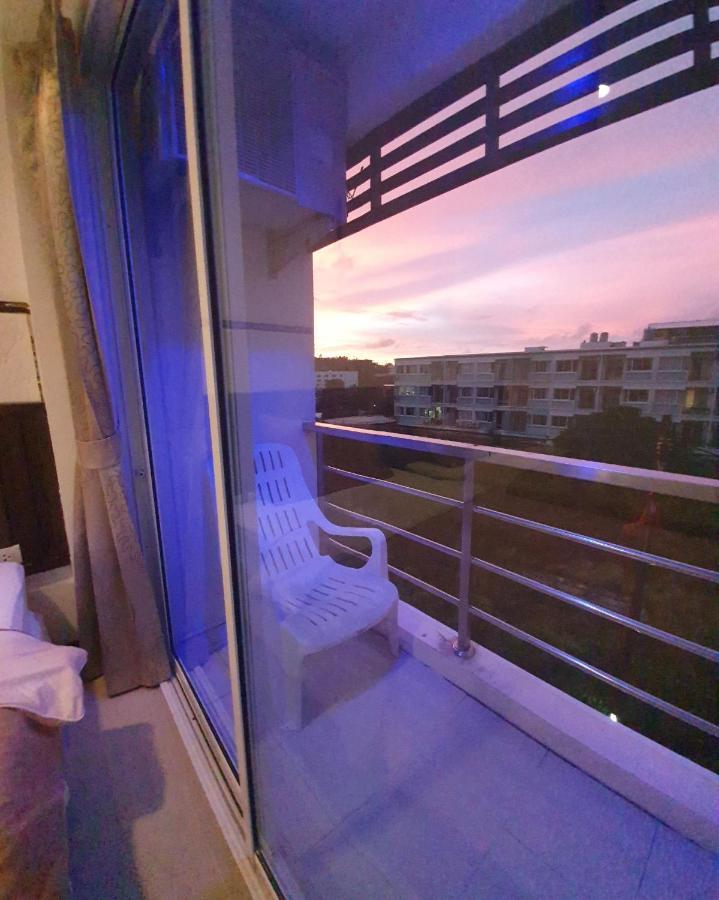 At Home Hotel Patong Exterior photo