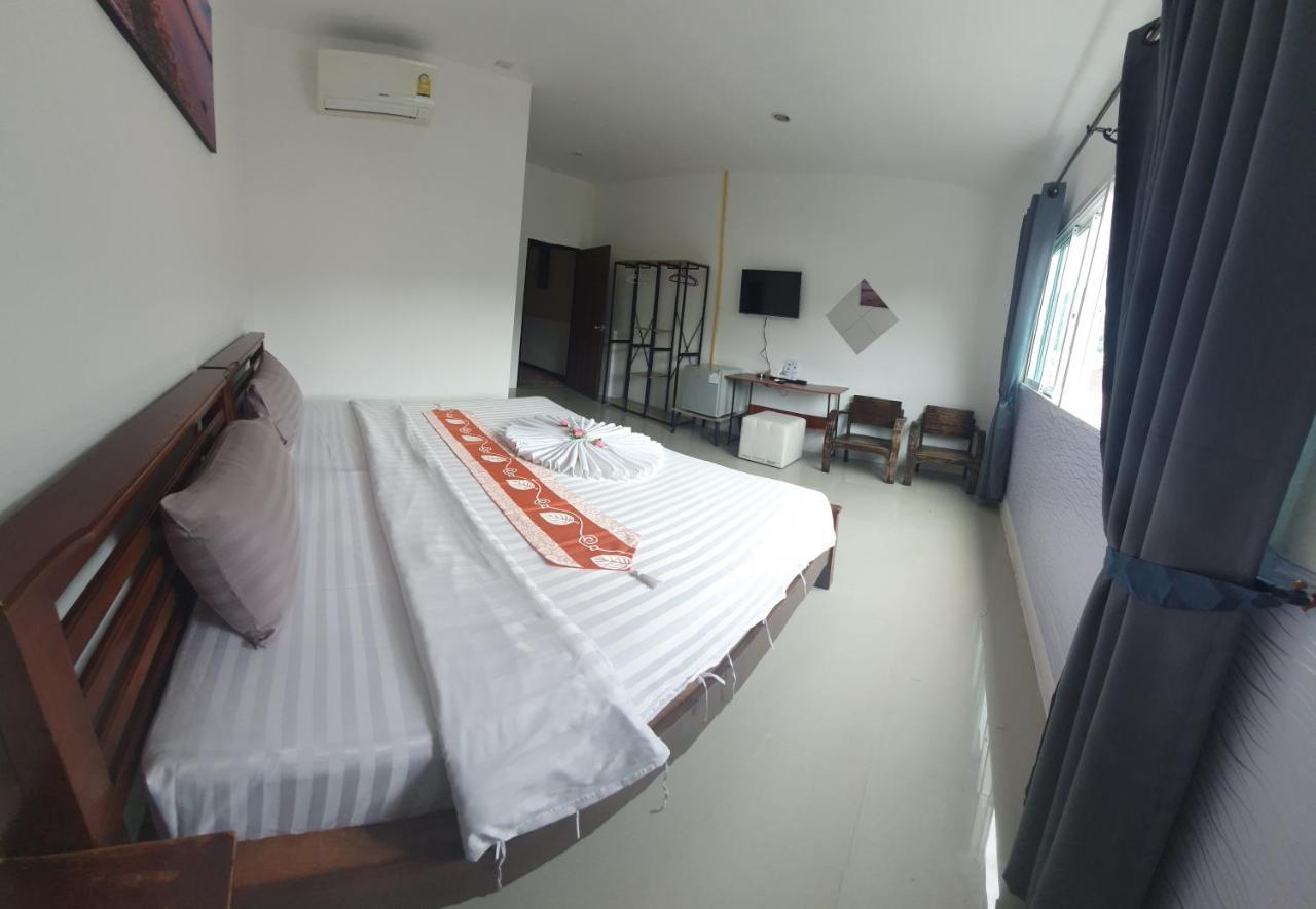 At Home Hotel Patong Exterior photo