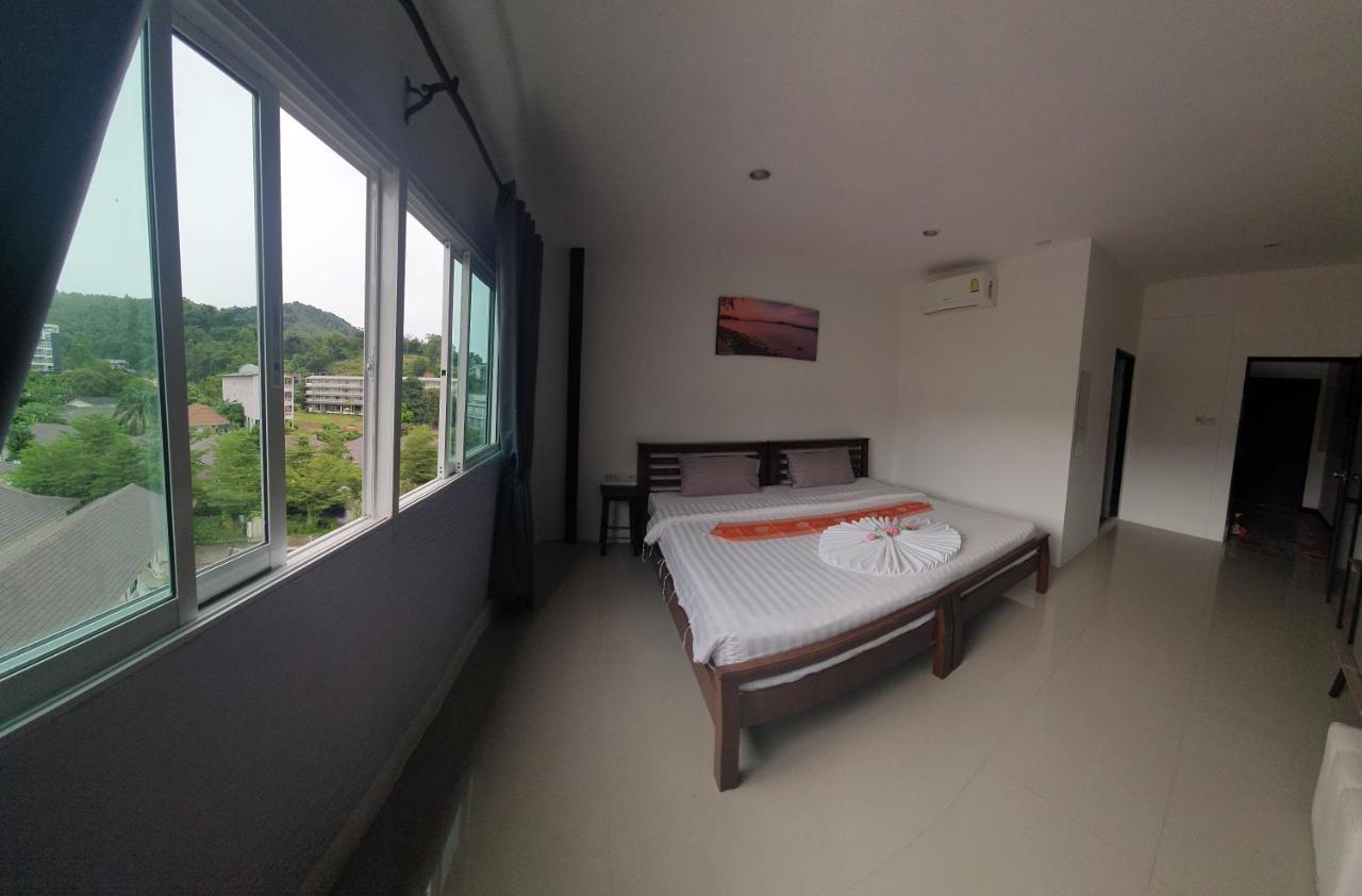 At Home Hotel Patong Exterior photo