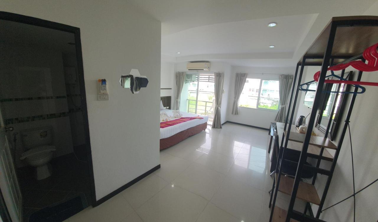 At Home Hotel Patong Exterior photo