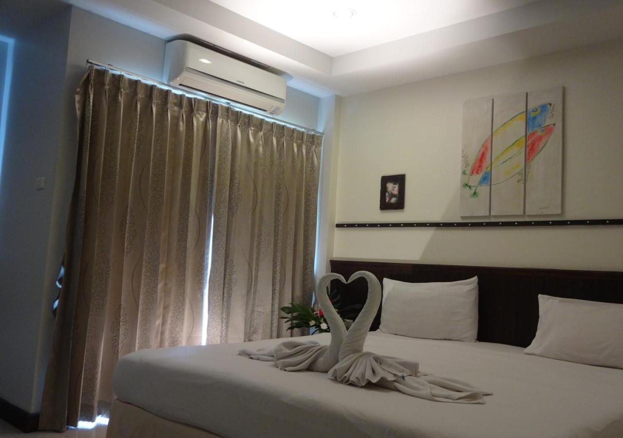 At Home Hotel Patong Exterior photo