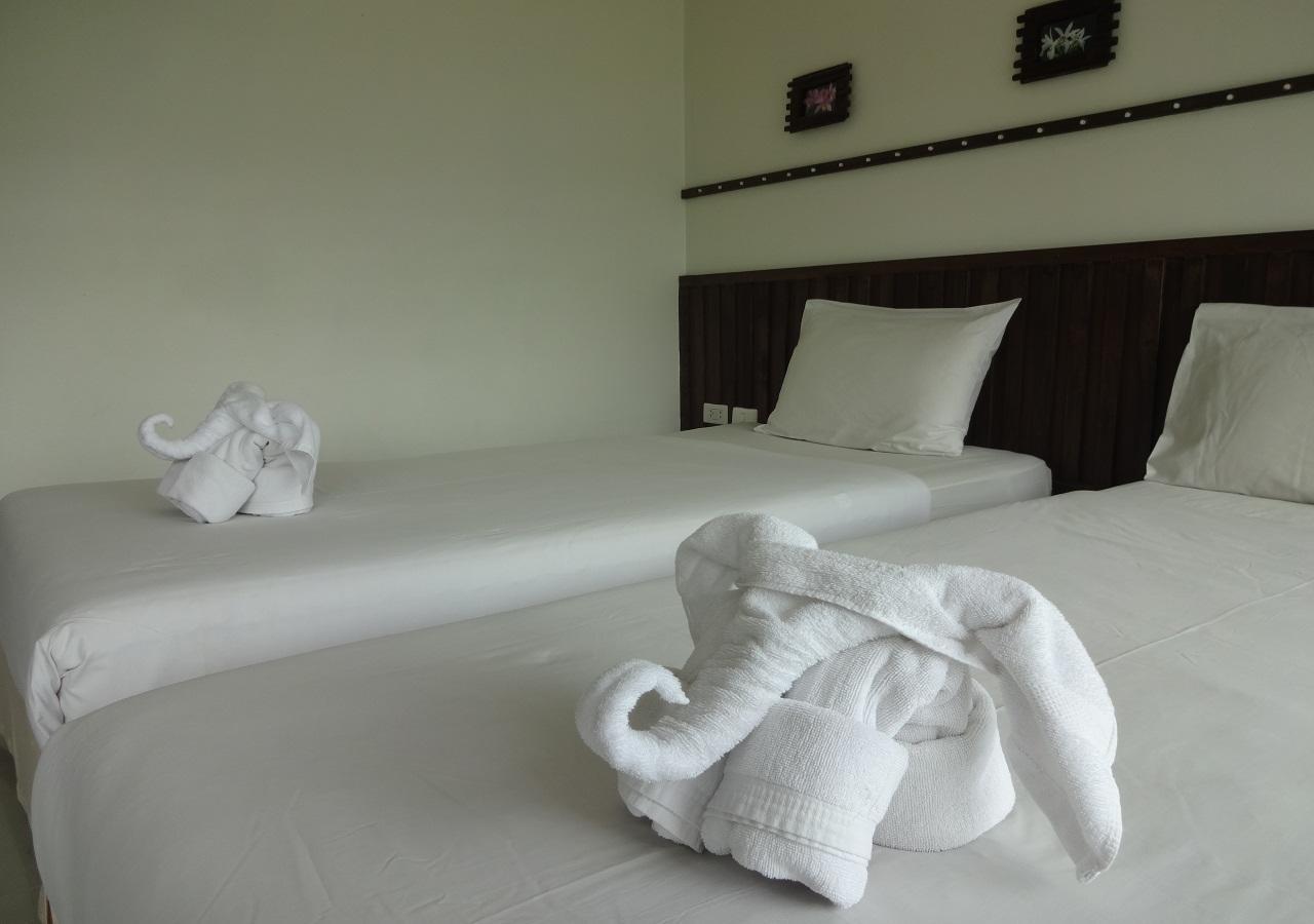 At Home Hotel Patong Exterior photo