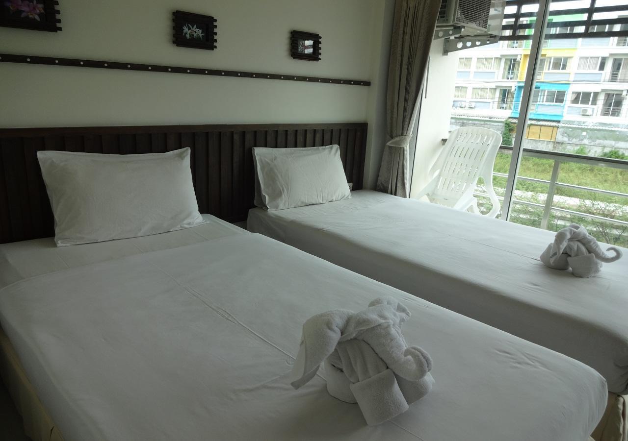 At Home Hotel Patong Exterior photo